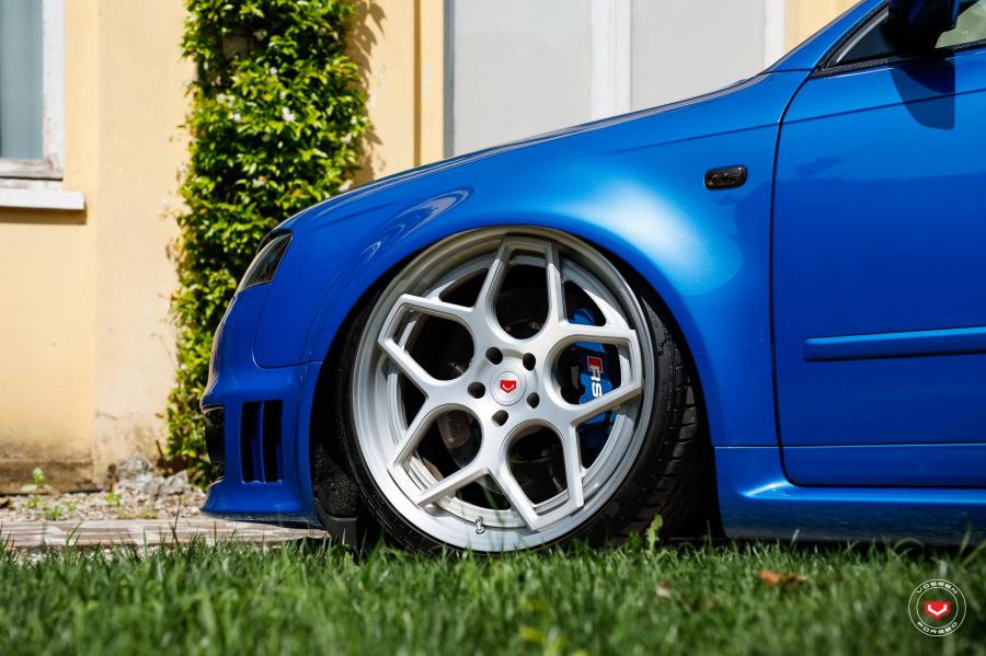 Детали экстерьера Audi RS4 Sedan on Vossen Wheels (CG-205) 2018 года  (фото 43 из 82)